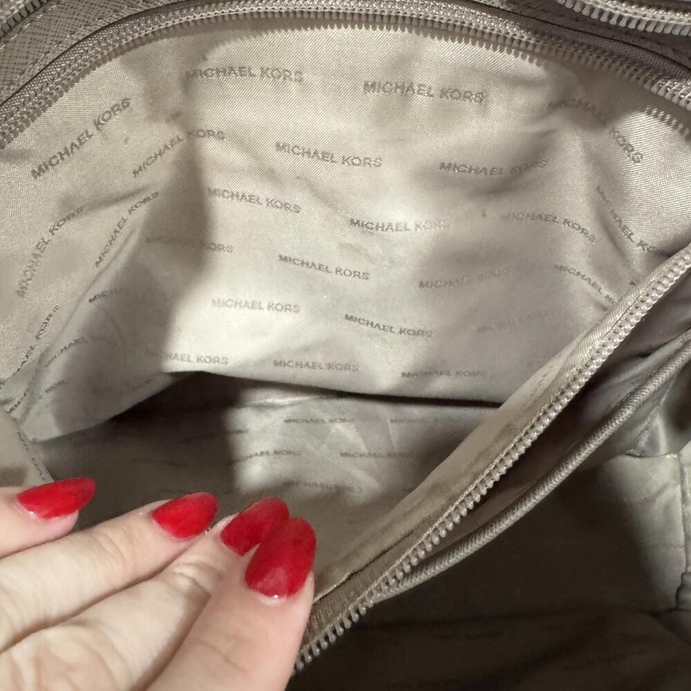 MICHAEL KORS Taupe Leather Jet Set Tote Bag Purse Vacation Brunch Spring‎ Summer - Picture 8 of 15